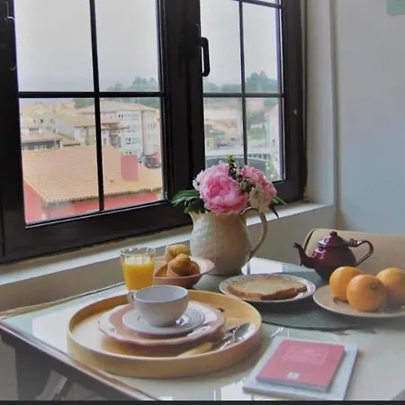 Coqueto En El Puerto De לאנס